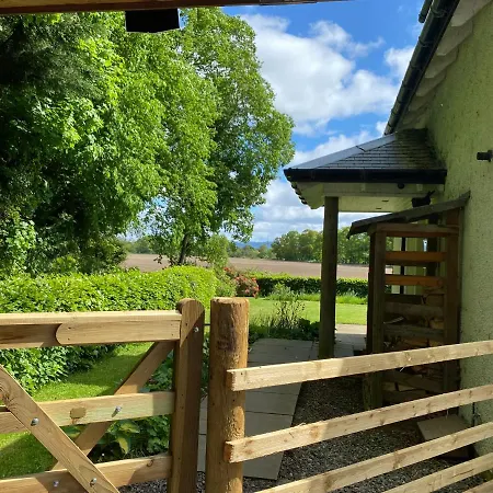 Private Detached Cottage Sleeps 4 Crieff Exterior photo