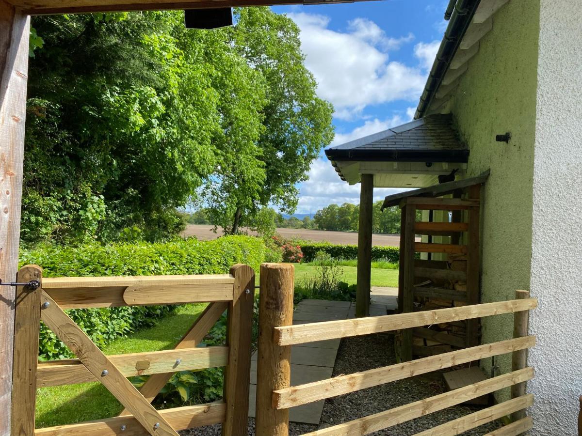 Private Detached Sleeps 4 Crieff