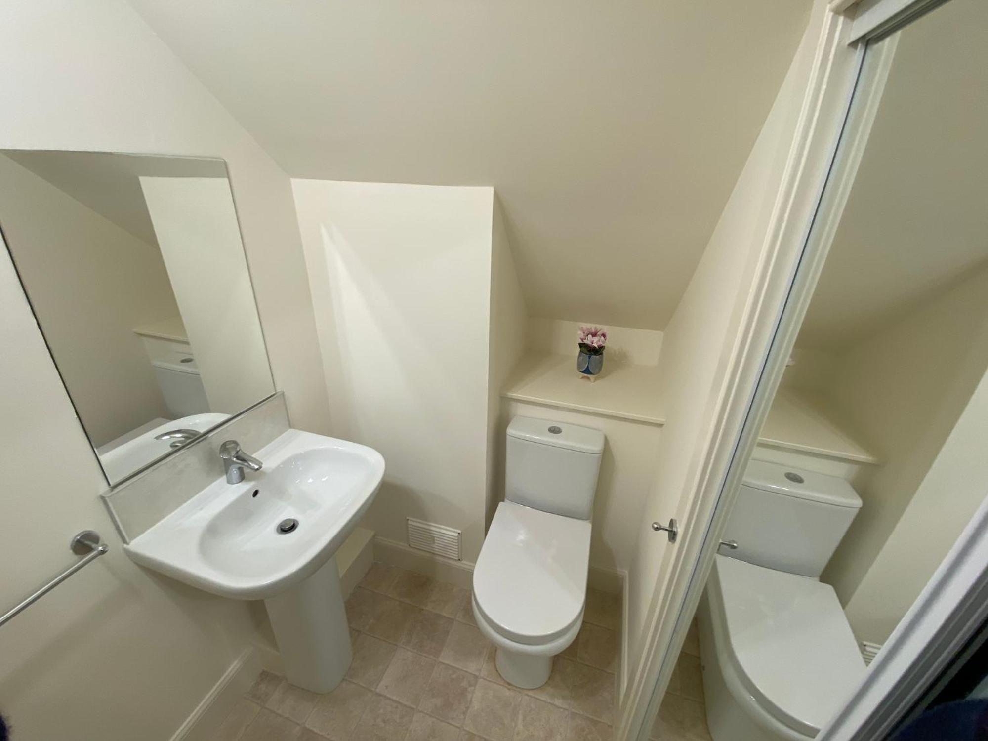 Private Detached Sleeps 4 Holiday home *