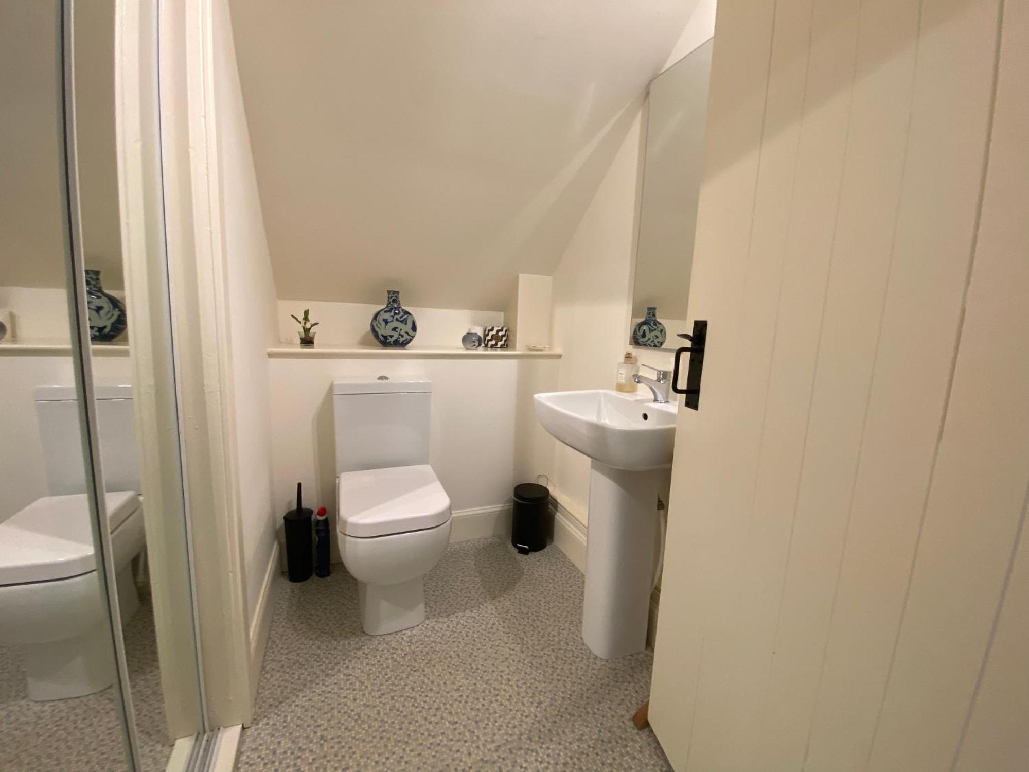 Private Detached Sleeps 4 Holiday home