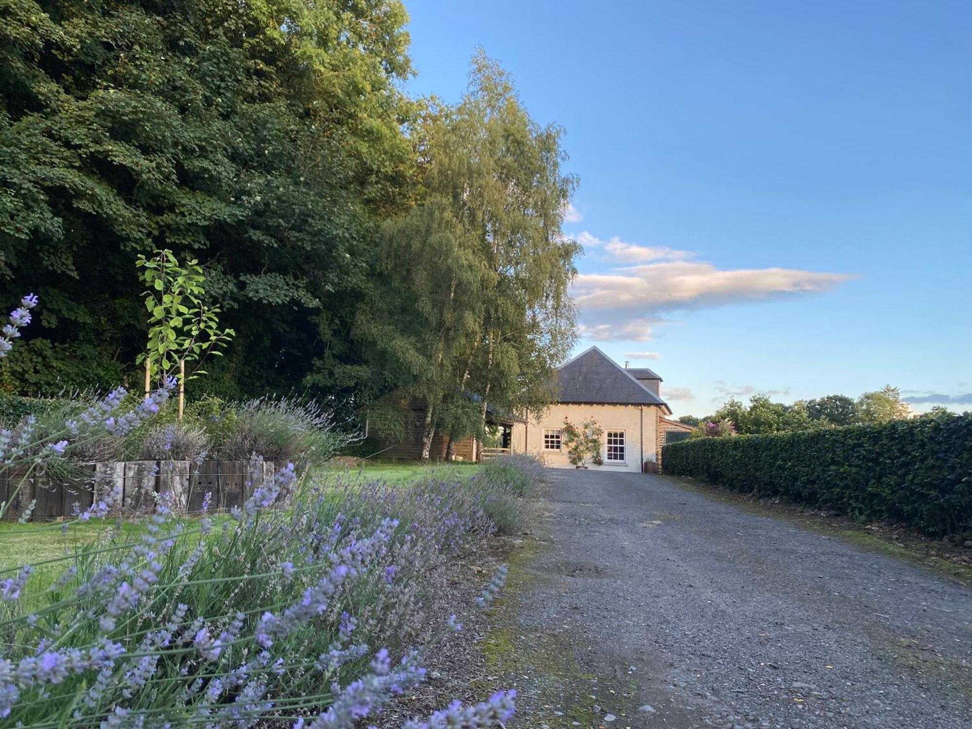 Private Detached Sleeps 4 *