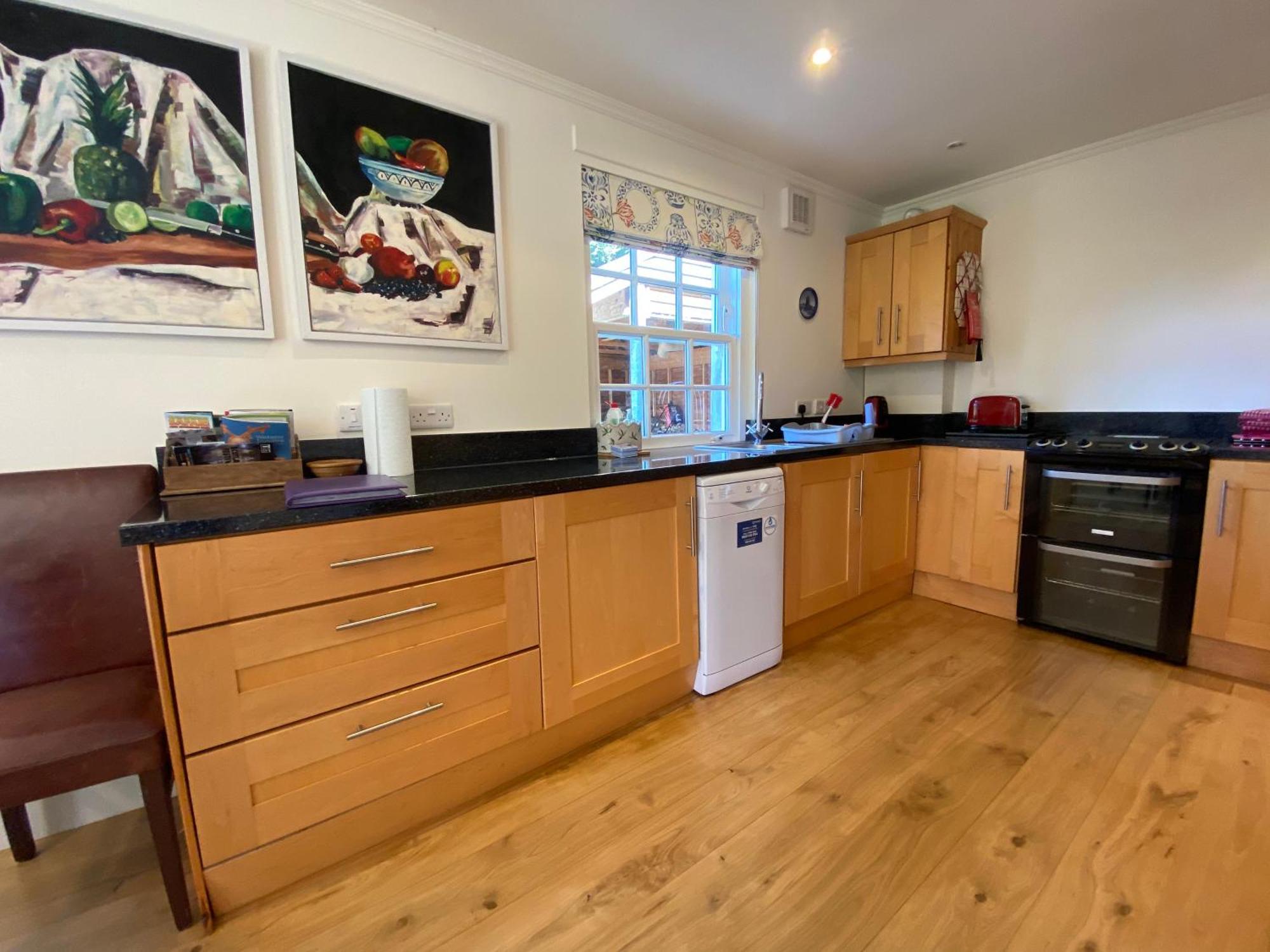 Private Detached Sleeps 4 Holiday home Crieff